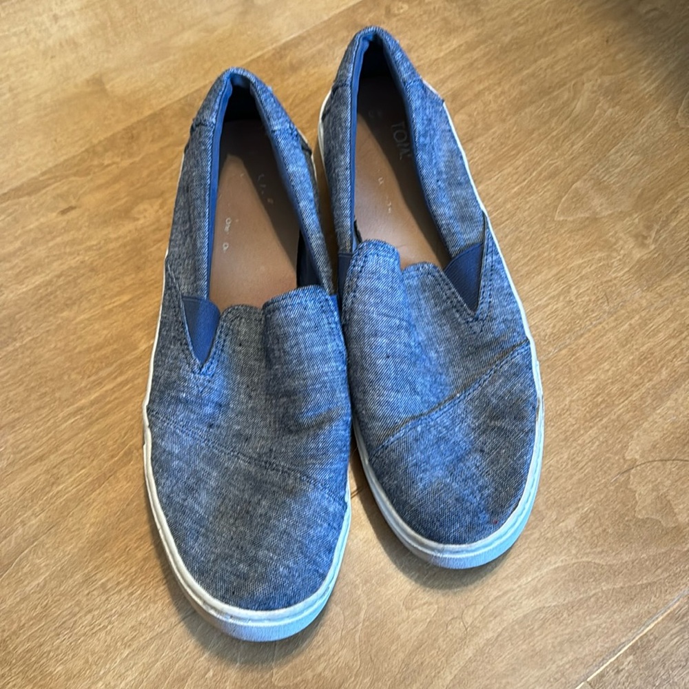 Toms slip ons